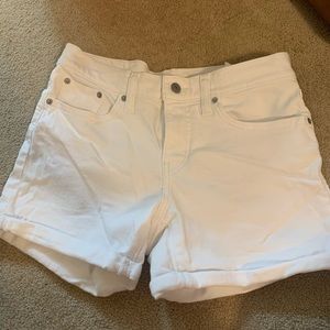 Levi MIDI Length White Shorts
